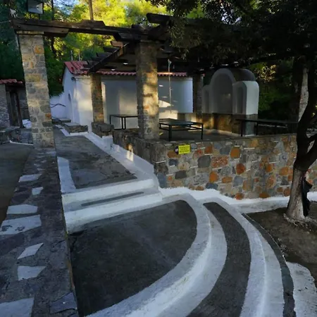 The Village Corner * Politiká